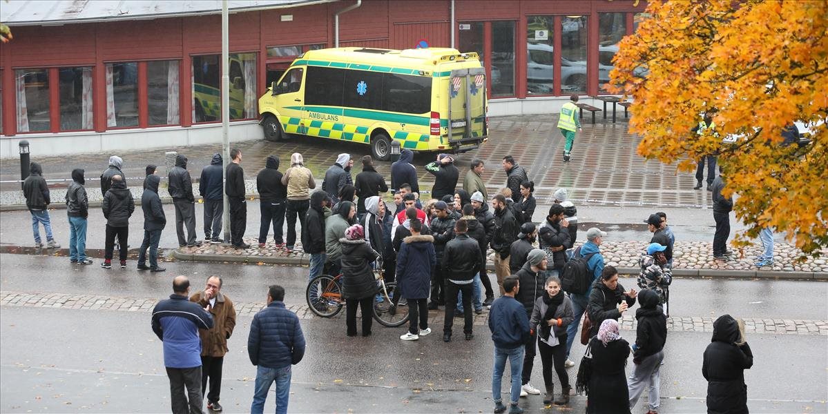 Vo Švédsku útočil na školu maskovaný muž mečom: Zomrel učiteľ a žiak aj páchateľ