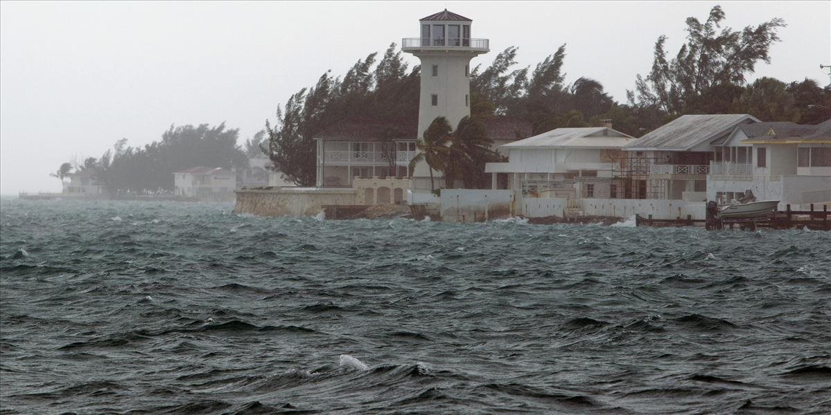 Tichomorské pobrežie Mexika sa pripravuje na príchod hurikánu Patricia