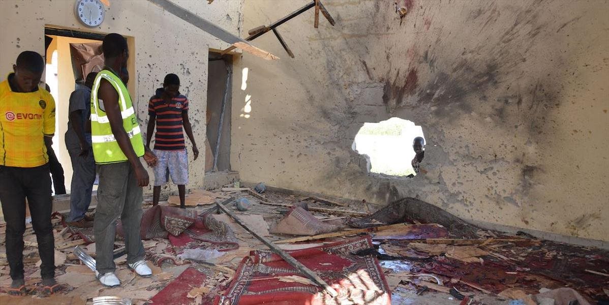 Samovražedný útok na mešitu v Nigérii si vyžiadal najmenej desať mŕtvych