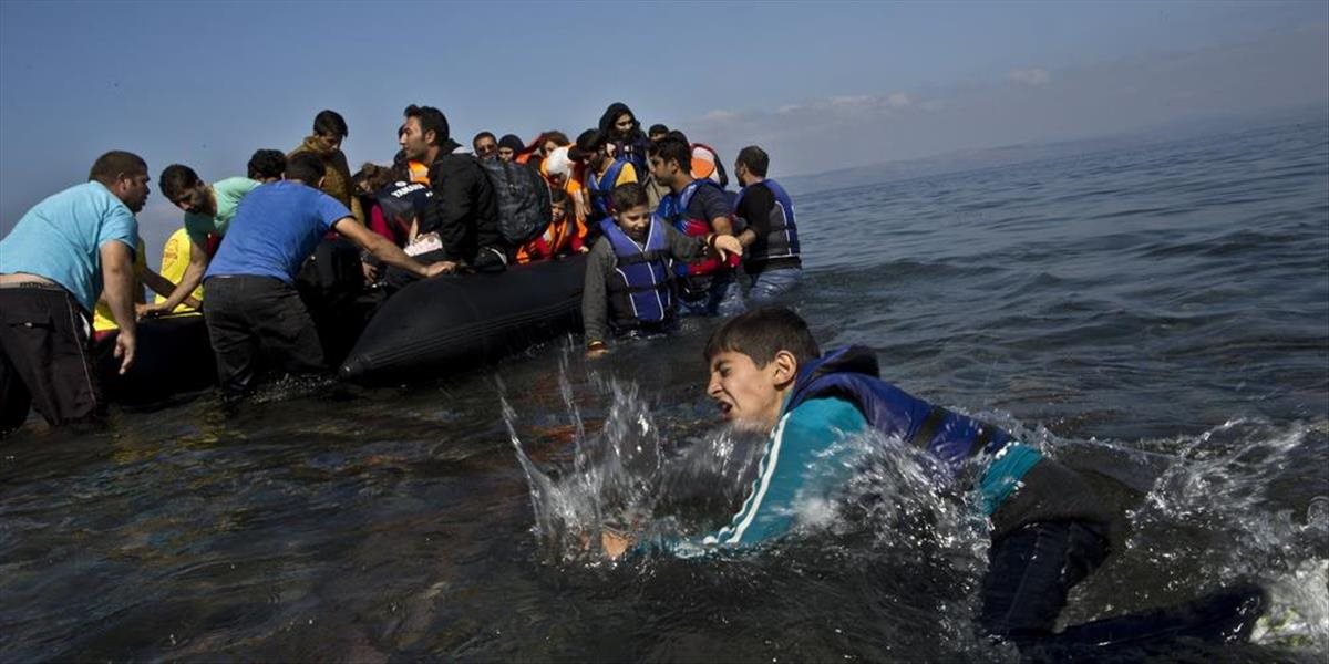 Šéf námornej misie EÚ: Sme pripravení strieľať na pašerákov migrantov