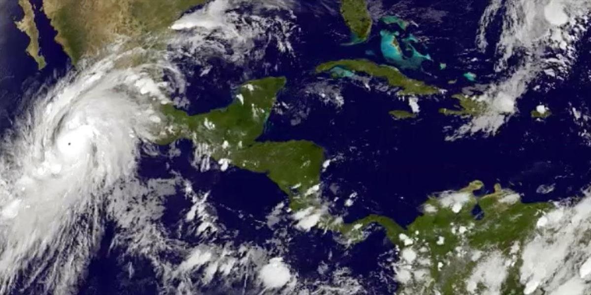 Mexiko sa pripravuje na príchod najsilnejšieho hurikánu západnej pologule