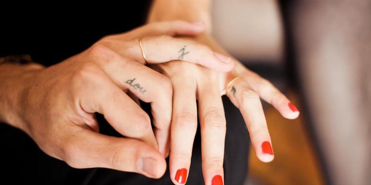 Tetovanie namiesto prsteňa je novým trendom
