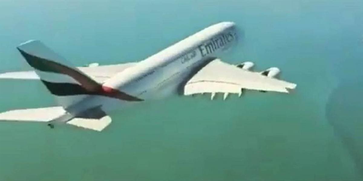 Infarktové VIDEO: Obrovský Airbus A380 preletel desivo blízko pod vrtuľníkom