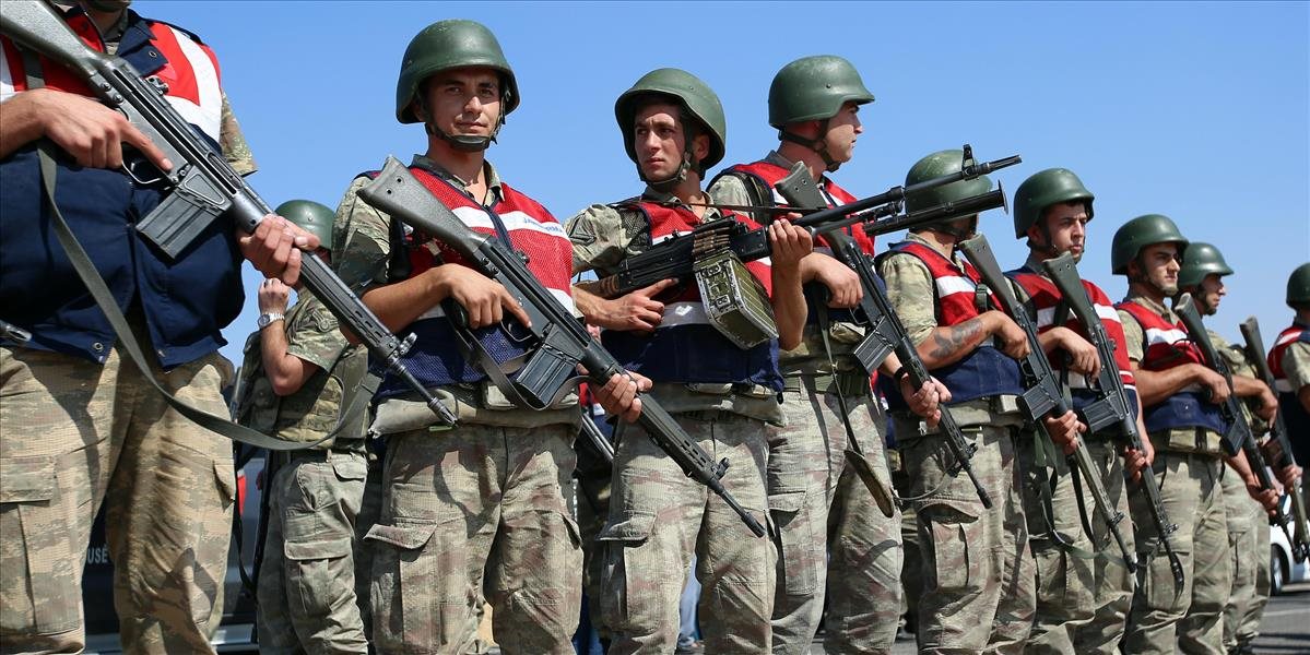 Turecko potvrdilo vojenské zásahy proti kurdským oddielom PYD na severe Sýrie