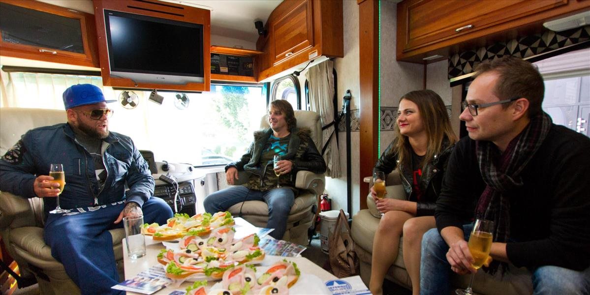 Peter Bič pripravuje turné Just a Tour 2015, absolvuje ho v obývacom autobuse