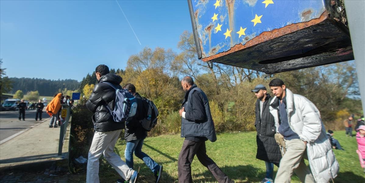 János Lázár kritizoval činnosť EÚ, v otázke utečencov ej impotentná
