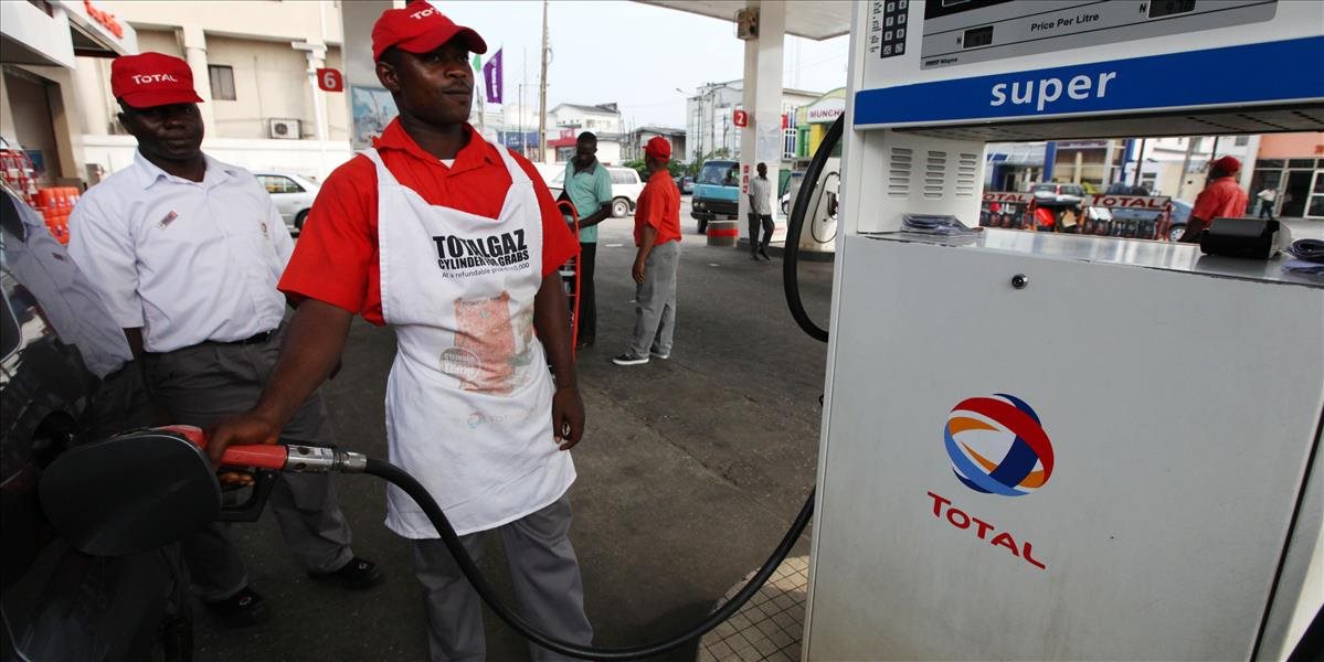 Zisk ropnej firmy Total sa pre nízke ceny ropy prepadol takmer o 70 %