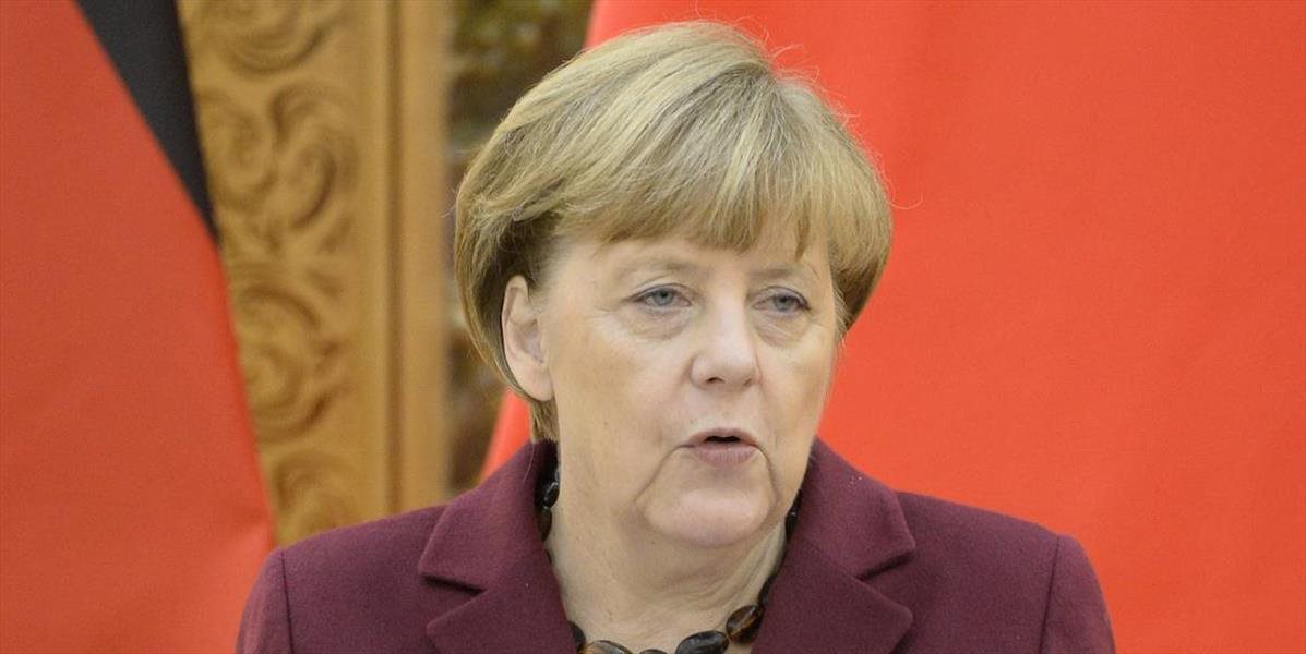 Pred stretnutím šéfov koaličných strán rastie tlak na Merkelovú