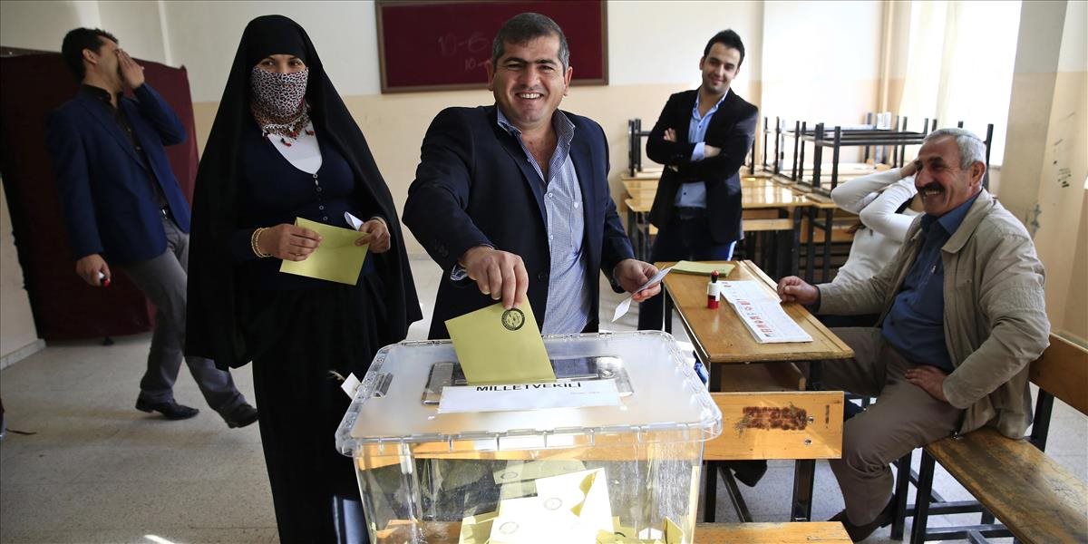 V Turecku sa začali parlamentné voľby, druhýkrát v tomto roku