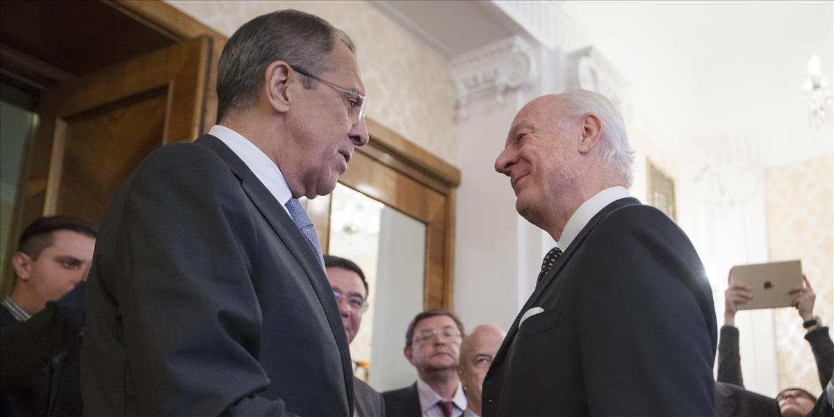 Lavrov sa v Moskve stretne s da Misturom, preberú politický proces v Sýrii
