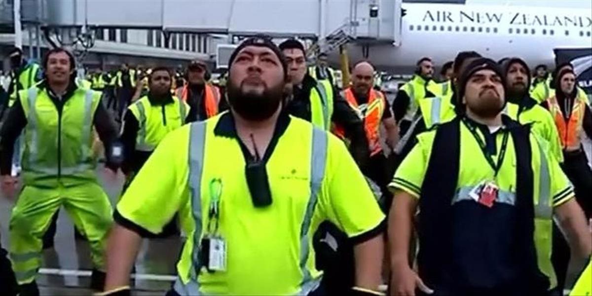 VIDEO Haka už aj v podaní zamestnancov novozélandských aerolínií