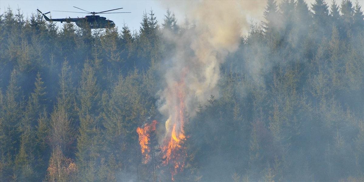 FOTO Požiar lesa pod Tatrami už majú hasiči pod kontrolou: Zasahovalo až 130 hasičov