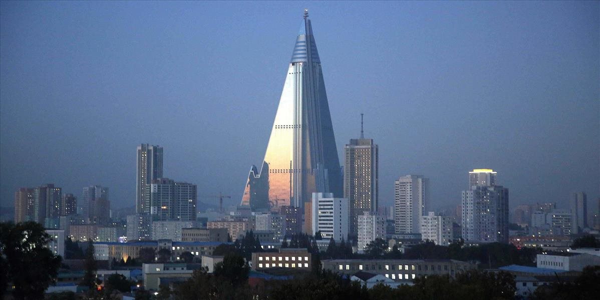 Severná Kórea ponúka zahraničným turistom vyhliadkové lety nad hlavným mestom