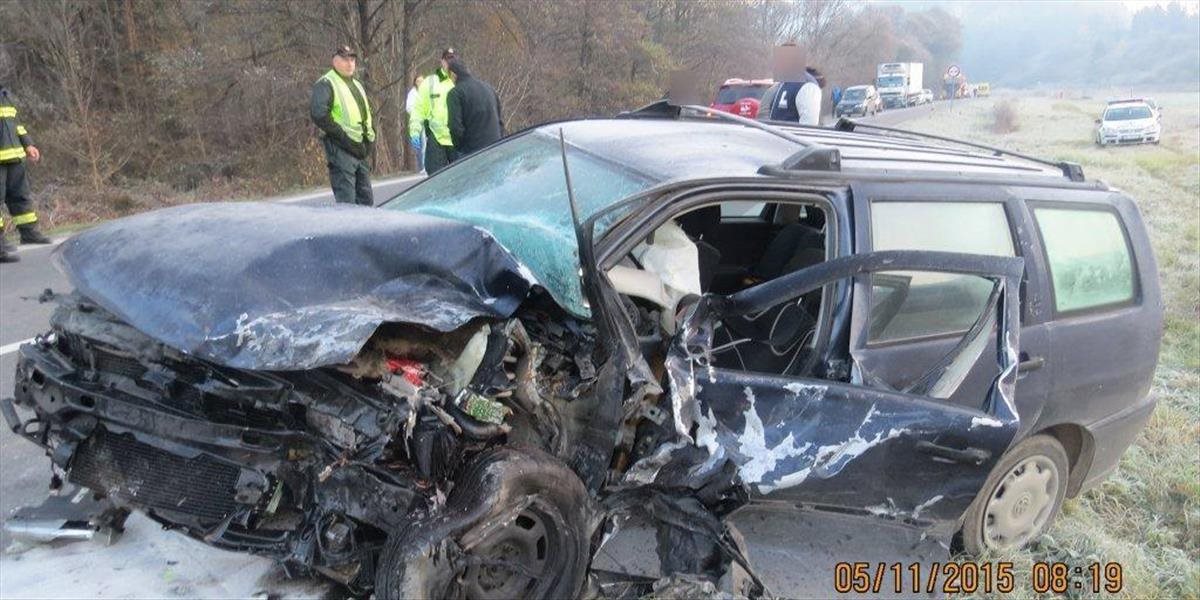FOTO Zrážka áut si vyžiadala troch zranených, vodiča obvinili