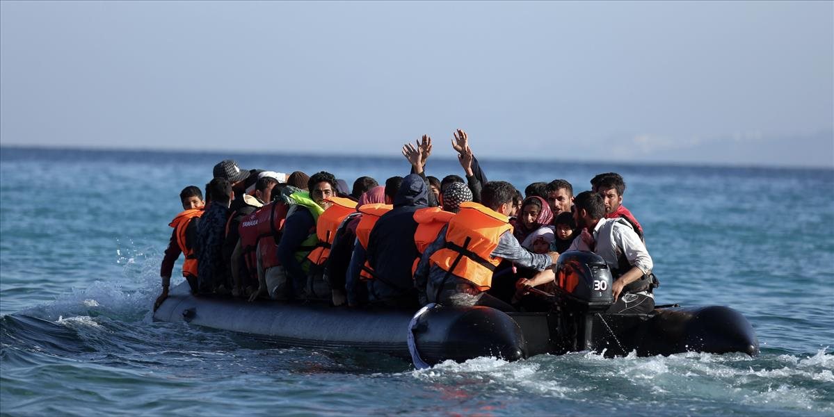 Španielska fregata vezie stovky zachránených utečencov na ostrov Lampedusa