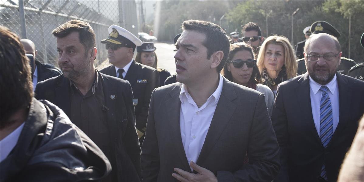 Tsipras na návšteve Lesbosu priznal, že Grécko si nedokáže poradiť s migrantmi