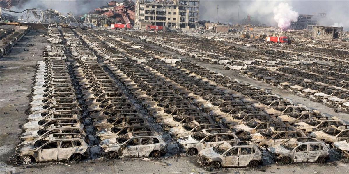 Firma Tata Motors sa prepadla do straty, prispeli tomu aj výbuchy v Tchien-ťin