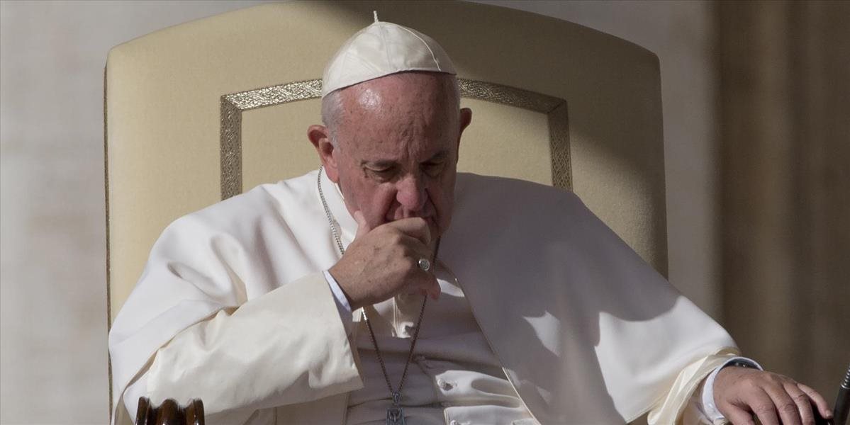 Pápež: Je smutné vidieť kňazov a biskupov lipnúcich na peniazoch
