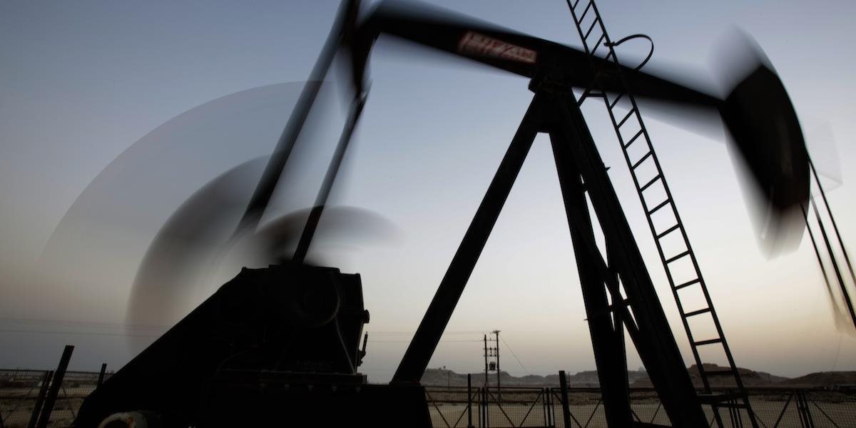 Ceny ropy pokračujú v poklese, očakáva sa týždňový pokles o vyše 4 %