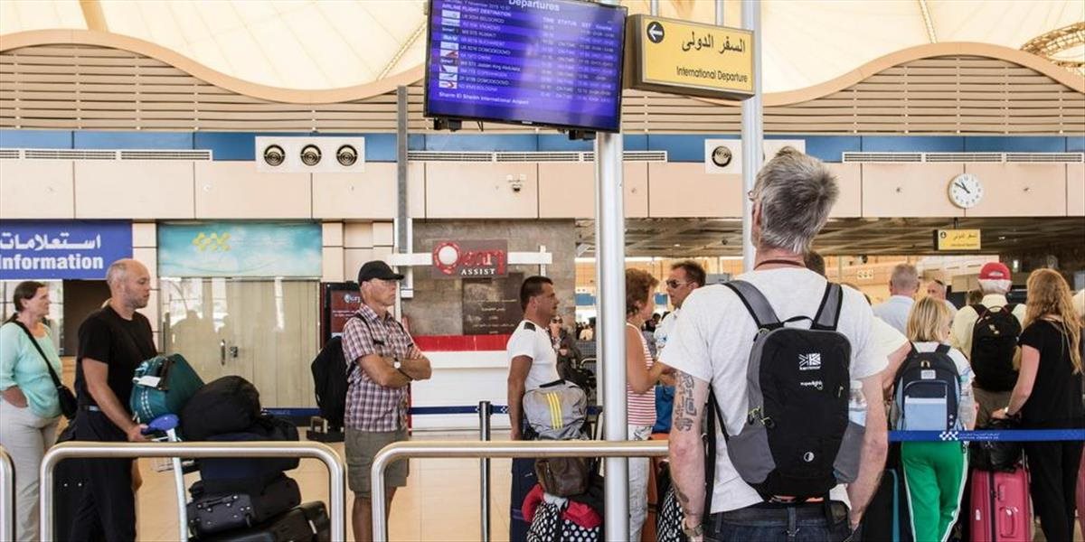 Pád ruského lietadla ničí v Egypte cestovný ruch: Krajinu opúšťajú turisti, cestovky rušia zájazdy