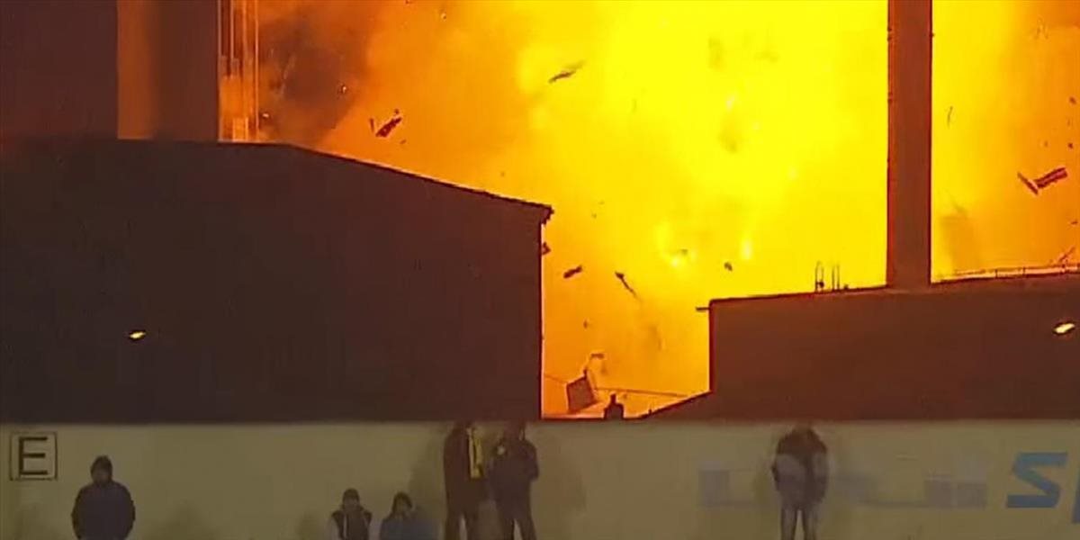 VIDEO Mohutná explózia pekárne počas priameho prenosu futbalového zápasu