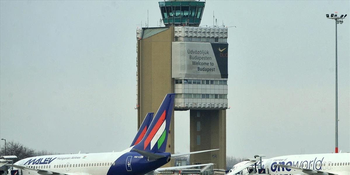 Na letisku v Budapešti zlyhal informačný systém terminálu, meškali mnohé lety