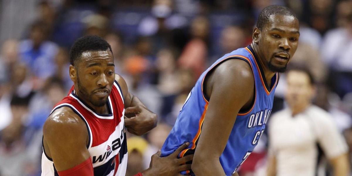 NBA: Durant aj Davis sa zranili v prvom polčase