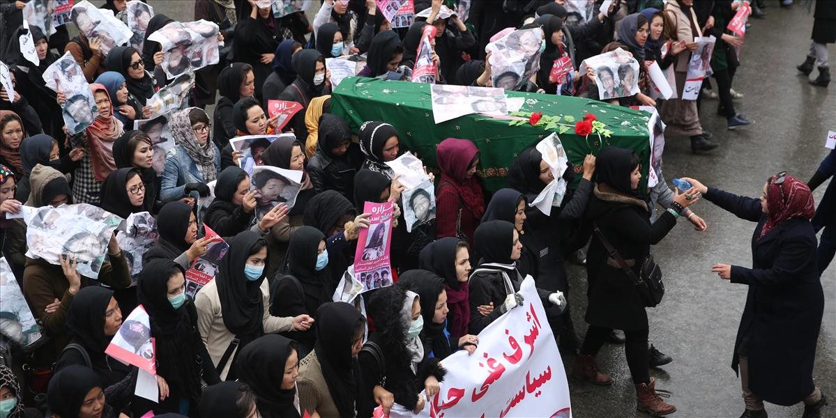 FOTO Smrť Talibanu, kričali tisícky ľudí v uliciach Kábulu na protest proti zabíjaniu Hazárov