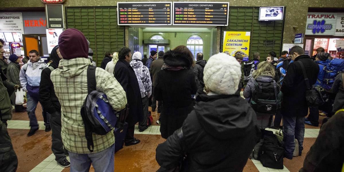 Pred predĺženým víkendom stúpa záujem ľudí o cestovanie, ZSSK posilňuje vlaky