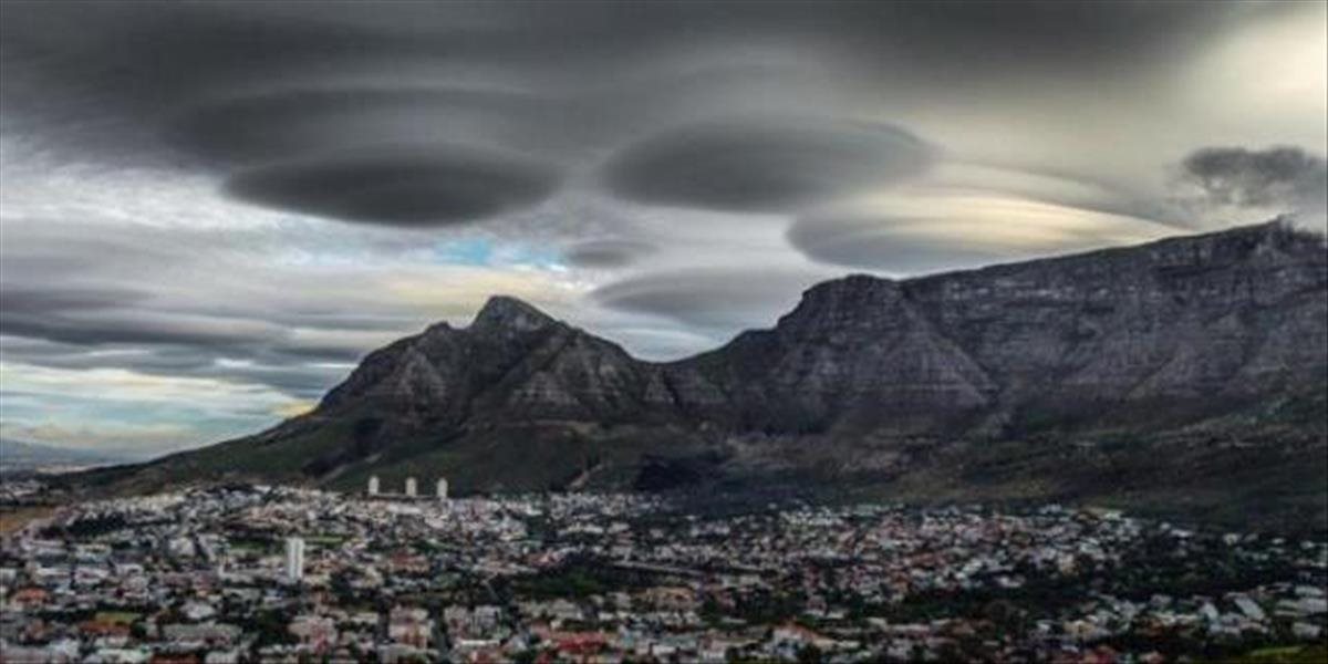 Obyvateľov Kapského Mesta vydesili nezvyčajné oblaky