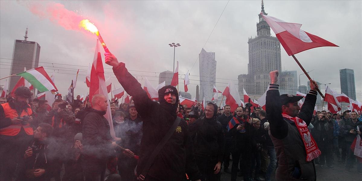 FOTO Poľsko Poliakom, kričali v uliciach Varšavy tisíce protiimigračných demonštrantov