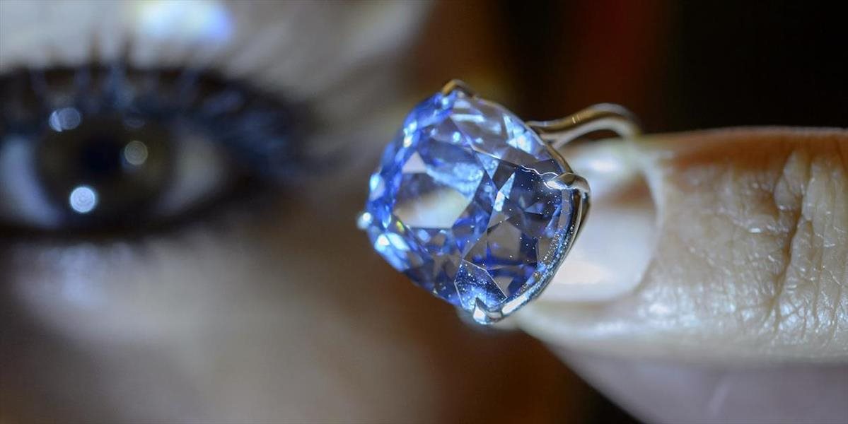 Vzácny modrý diamant vydražili za rekordných 45 miliónov eur
