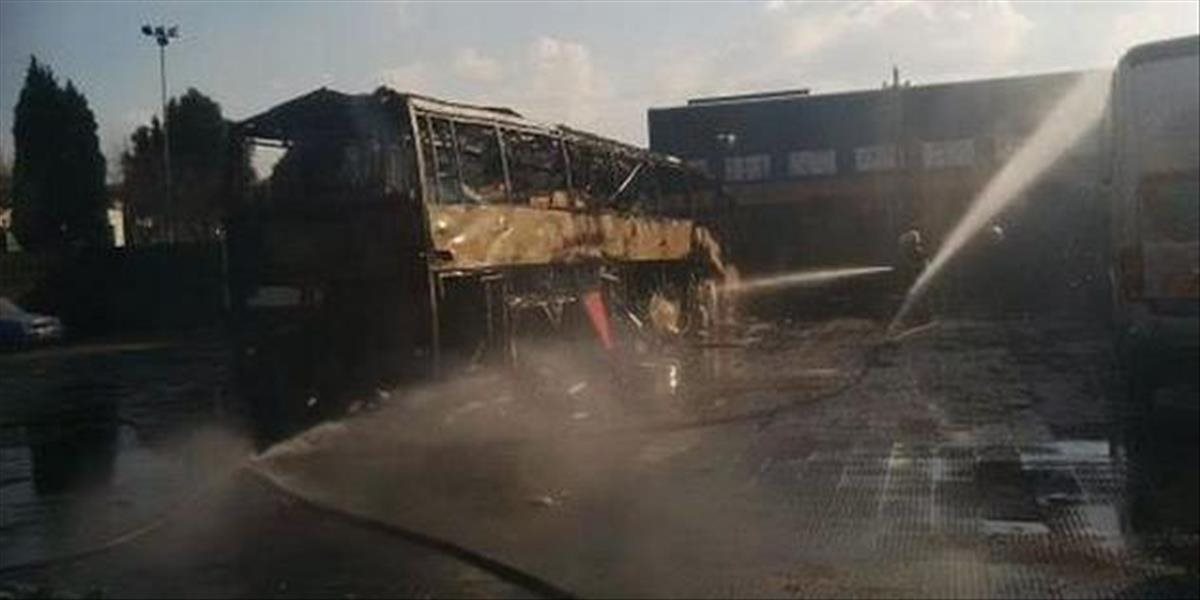 Pri požiari na stanici v Mexiku zhorelo takmer 50 autobusov