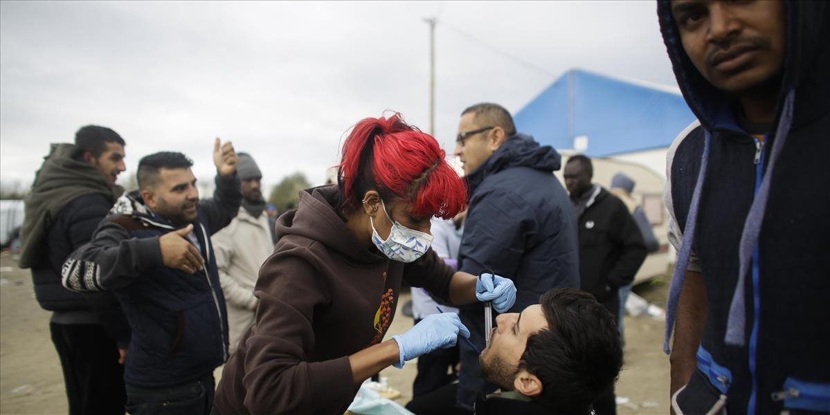 Maďarsko varuje pred zdravotnými rizikami, väčšina utečencov nie je očkovaná