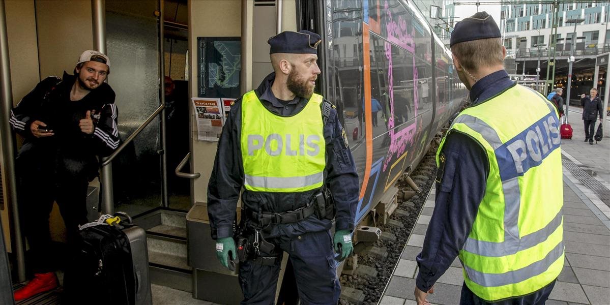 FOTO Švédsko zavádza hraničné kontroly, polícia vyzýva ľudí, aby nosili pasy
