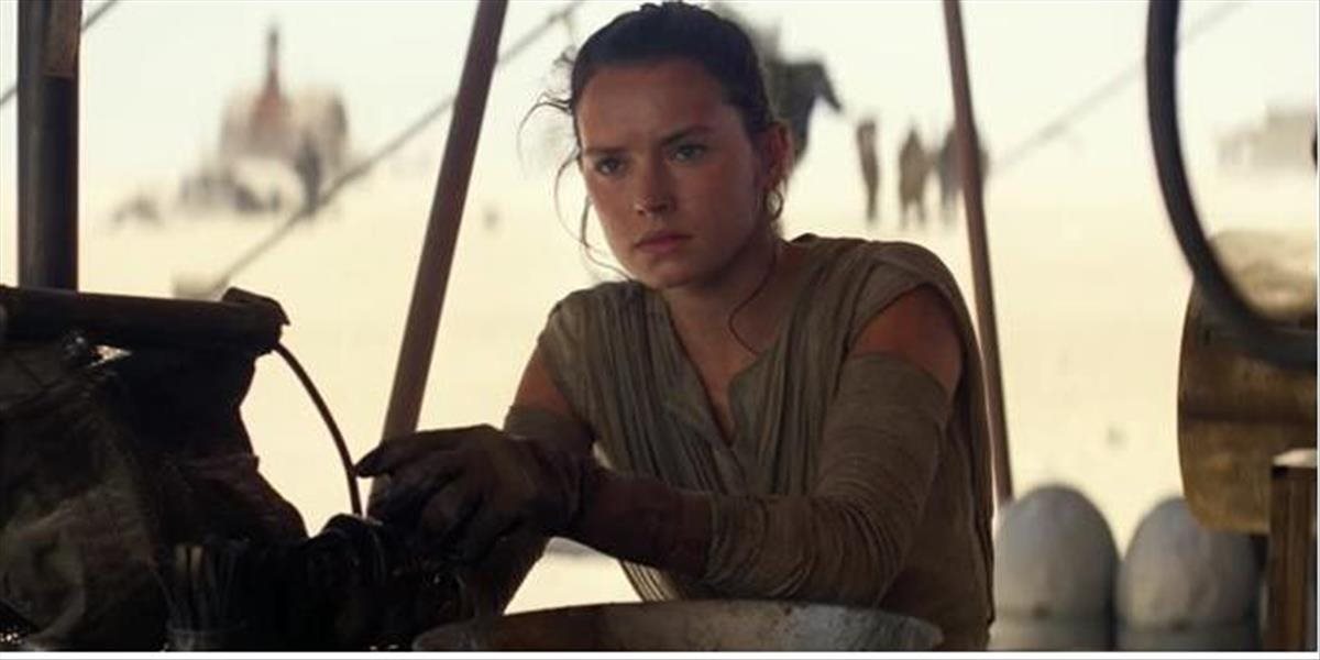 Režisér Abrams vyzradil, že princezná Leia z Hviezdnych vojen bude mať hodnosť generálky