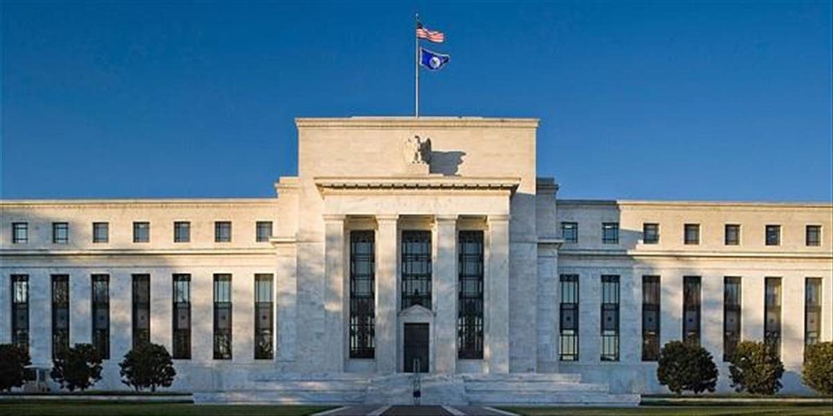 Fed by mal so zvýšením sadzieb čakať na silnejšie signály