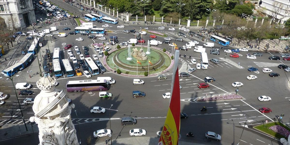 Madrid zaviedol obmedzenia v parkovaní a rýchlosti áut, chce zlepšiť ovzdušie