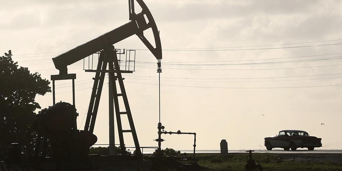Rekordné zásoby ropy na úrovni 3 mld. barelov sa udržia ešte niekoľko mesiacov