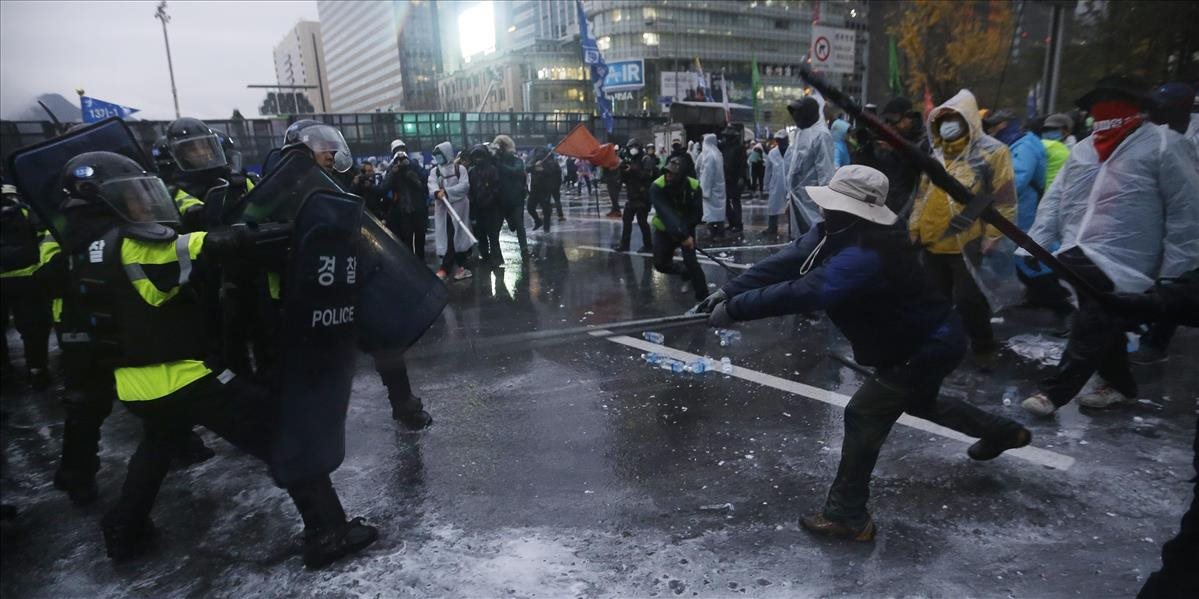 Desaťtisíce ľudí sa zúčastnili na protivládnom proteste v Soule