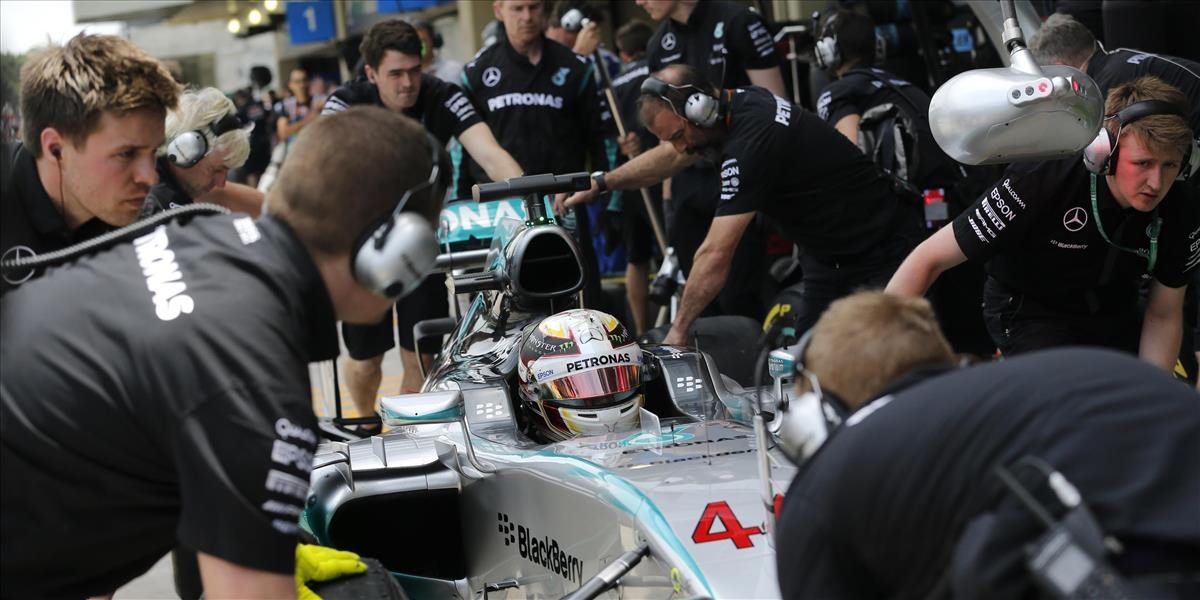 F1: Pole-position na štarte VC Brazílie pre Hamiltona