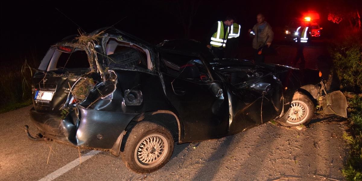 Nešťastie na cestách: Pri čelnej zrážke dvoch áut zomrel len 18-ročný mladík!
