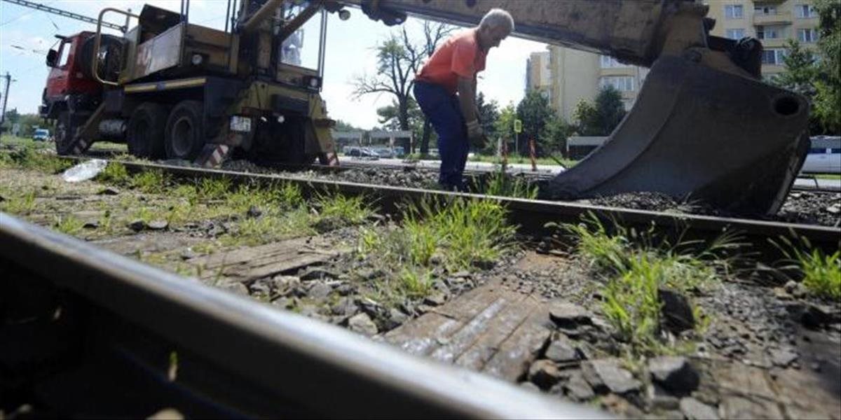 Pri Malackách opravujú priecestie, vlaky môžu meškať
