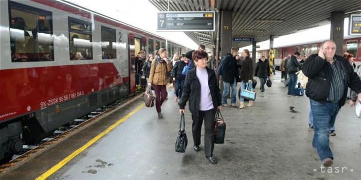 Záujem o cestovanie vlakmi za prácou stúpol oproti vlaňajšku o 22 %
