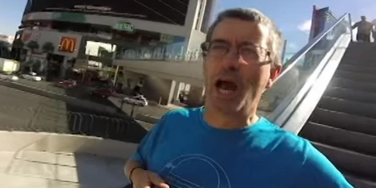 Hit internetu: Otec kameroval celú dovolenku v selfie režime!