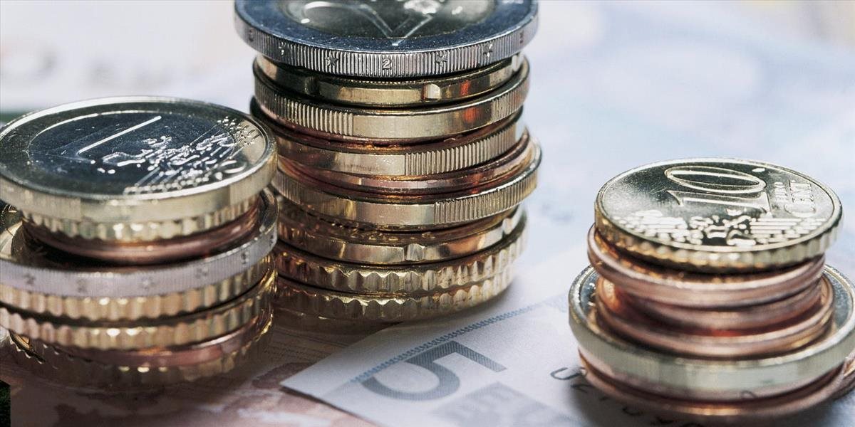 Euro zostáva pod tlakom a predáva sa po 1,0647 USD