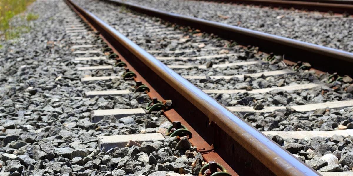 Zrážku s vlakom v Bratislave neprežil 50-ročný muž