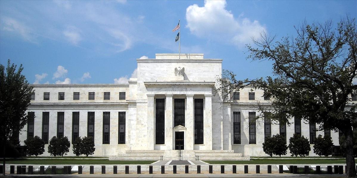 Fed smeruje k zvýšeniu úrokových sadzieb v decembri