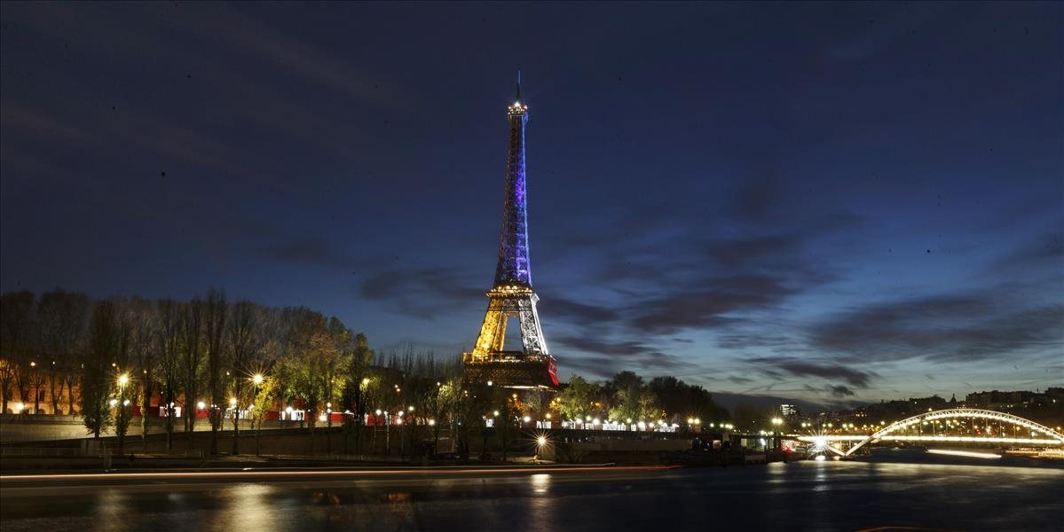 Teroristické útoky v Paríži zasiahli turizmus, asi len nakrátko