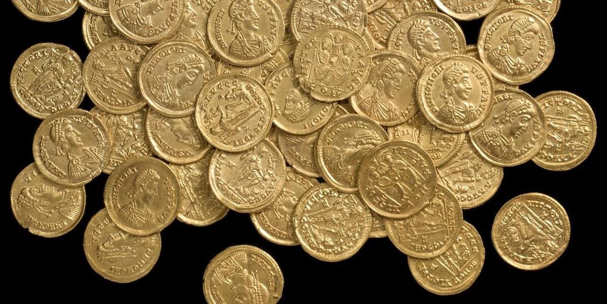 Farmár našiel pod krtincom veľkú kopu rímskych mincí